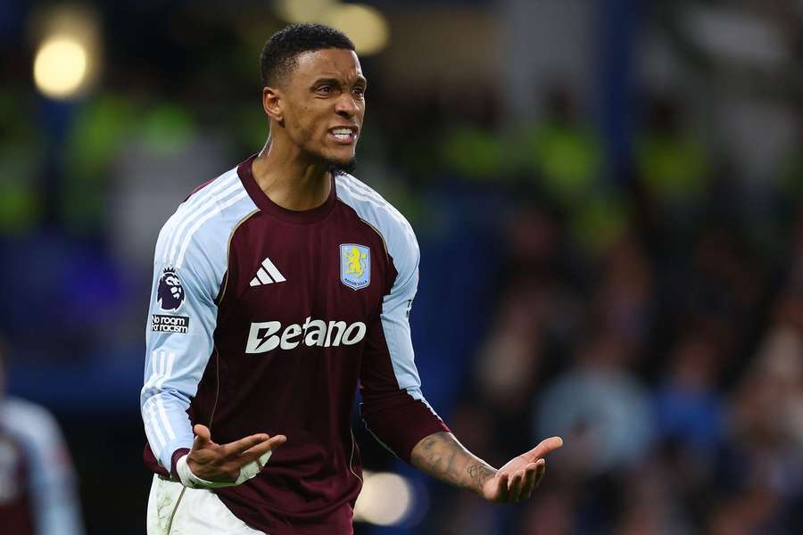 Konsa in action for Villa