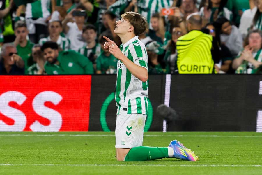 Jesús Rodríguez celebra su gol ante el Jagiellonia Bialystok