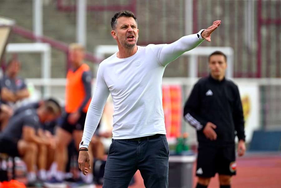 Trenér pražské Dukly David Holoubek
