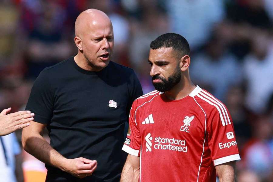 Zleva Arne Slot a Mohamed Salah.