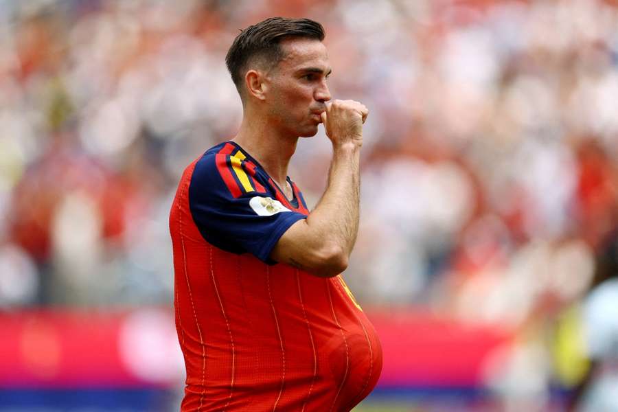 Fabián celebra su gol ante Bélgica, con dedicatoria para el hijo que espera