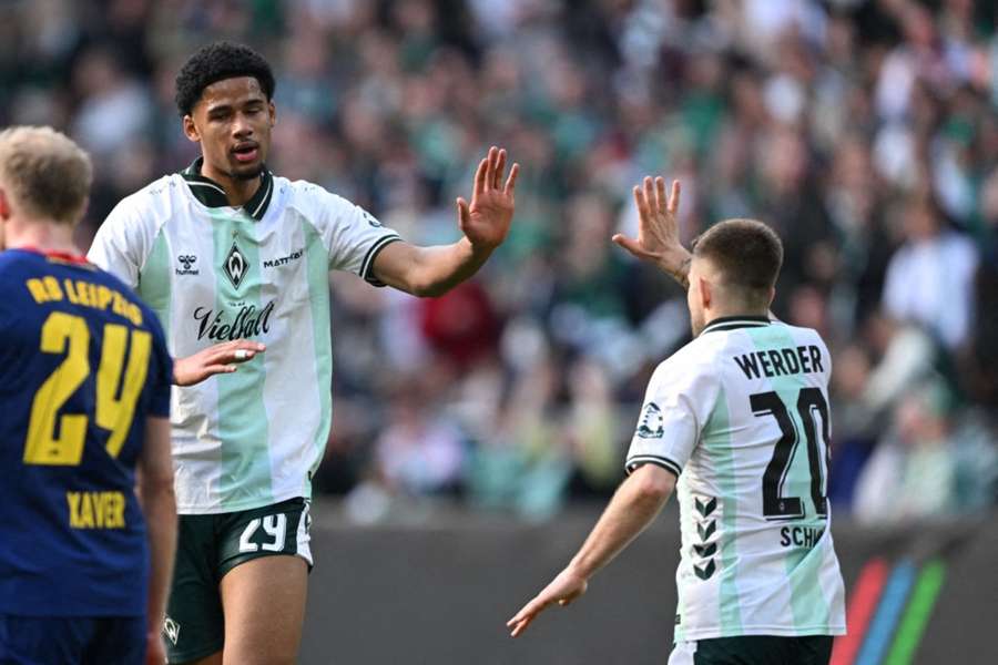 Torjubel von Werders Eigengewächs Musah (l.) Torjubel von Werders Eigengewächs Musah (l.)