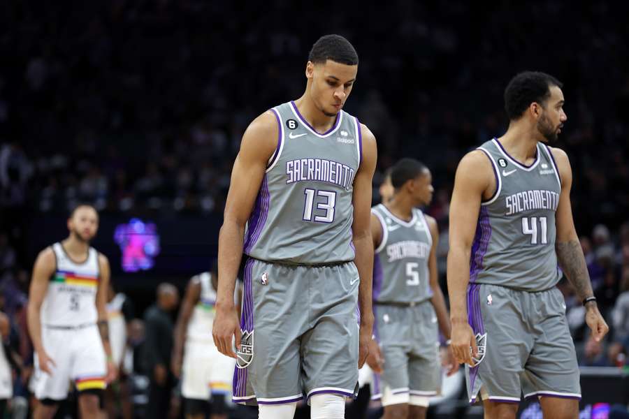 O Sacramento Kings adiou sua passagem aos playoffs