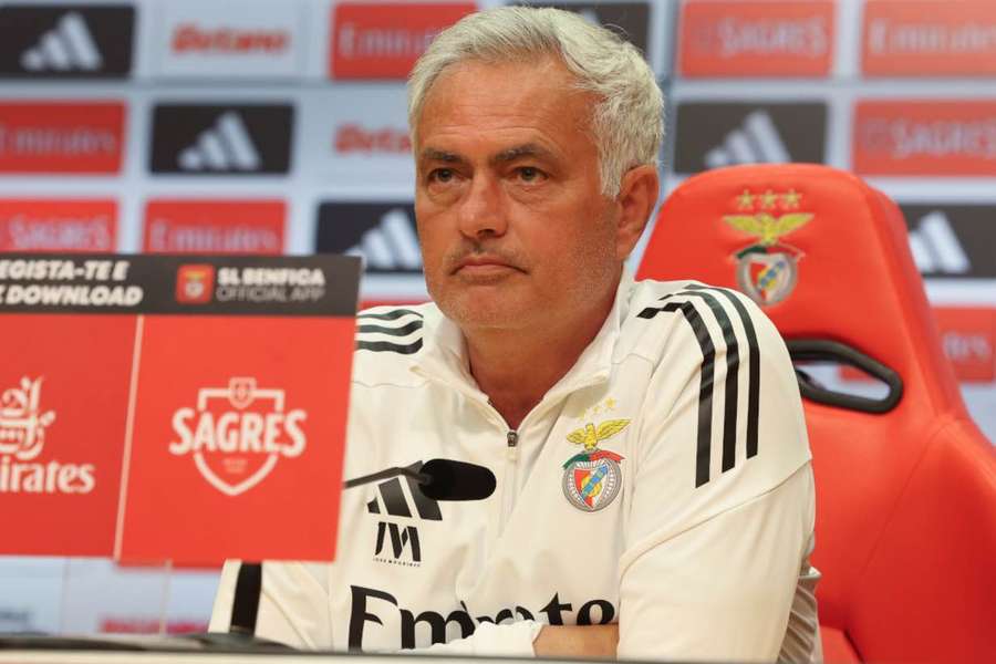 José Mourinho odmítl spekulace o odchodu do Realu.