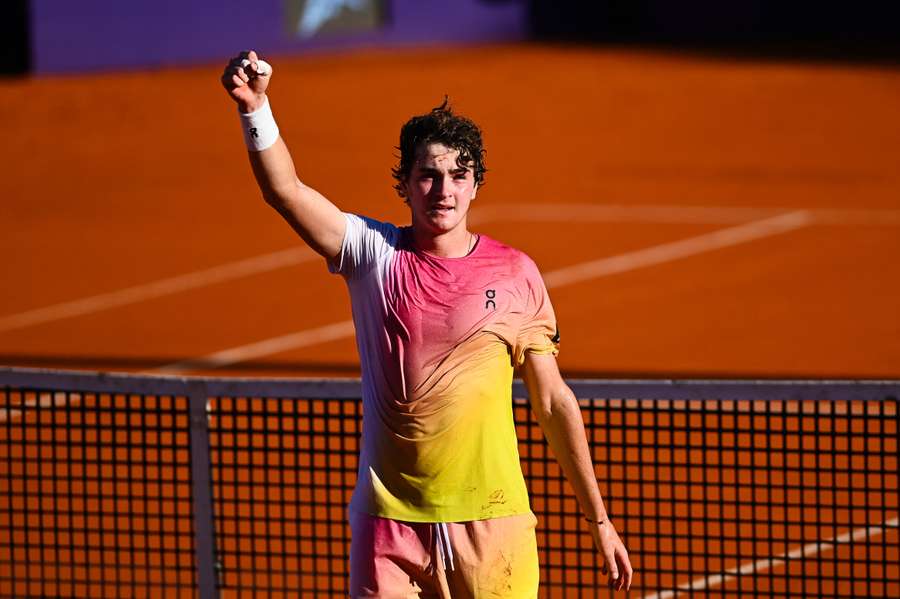 Fonseca gana el torneo de Buenos Aires. Fonseca gana el torneo de Buenos Aires.