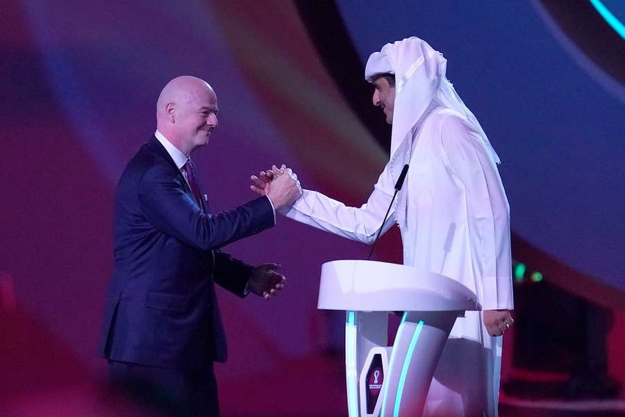 Fifa-Präsident Gianni Infantino mit Katars Emir Tamim bin Hamad Al Thani