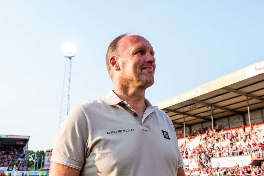 Dick Lukkien was zeven jaar actief bij FC Emmen en werkte eerder al zes jaar bij FC Groningen als assistent