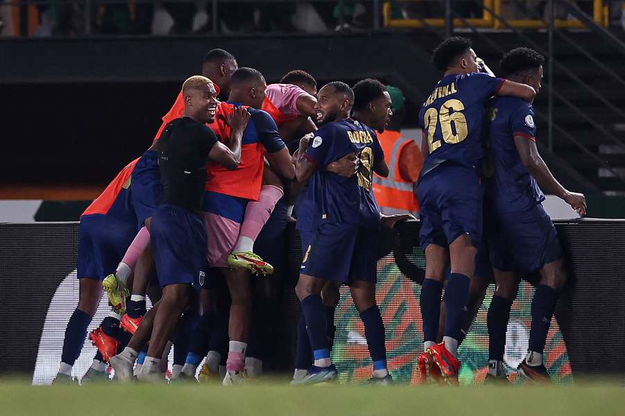 Byan Teixeira celebra el gol del empate de Cabo Verde en el último suspiro