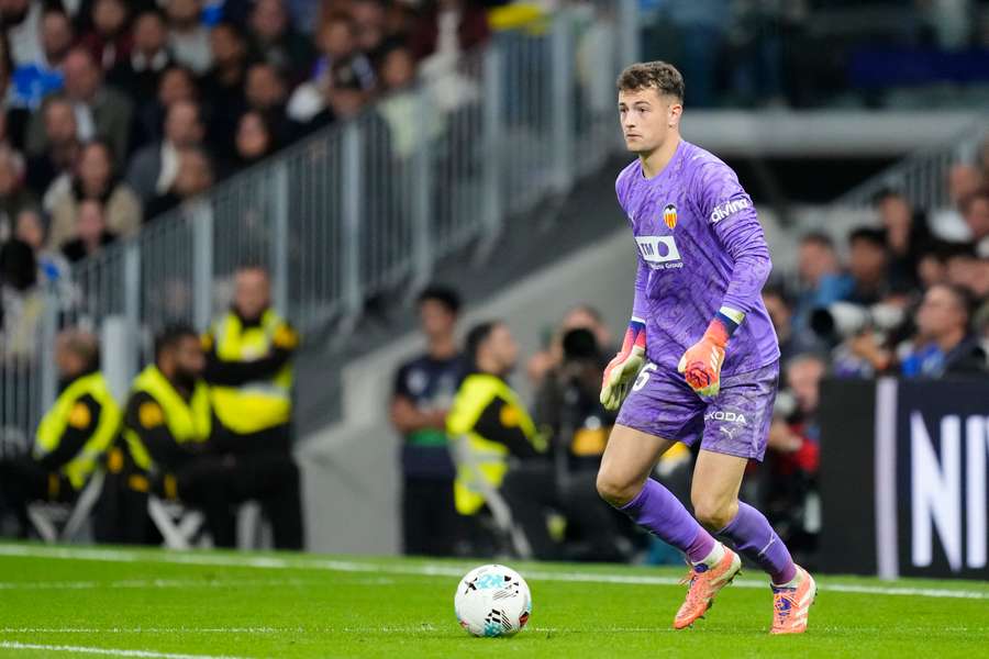 Julen Agirrezabala, portero del Valencia Julen Agirrezabala, portero del Valencia