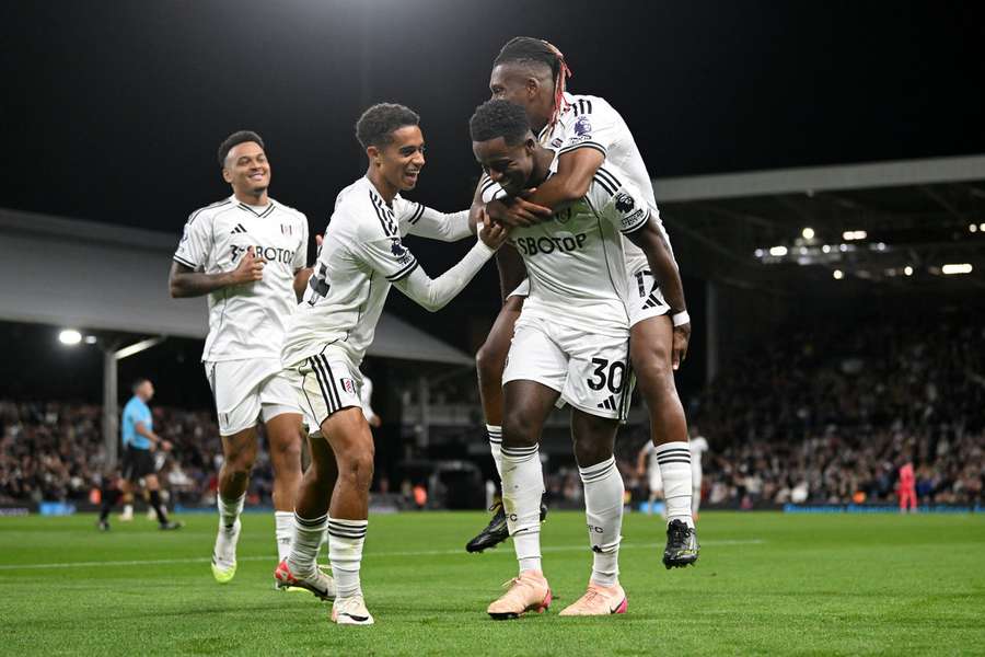 Fulham conseguiu reviravolta frente ao Brentford