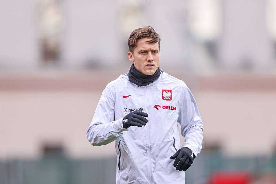Zieliński durante uma sessão de treino com a Polónia