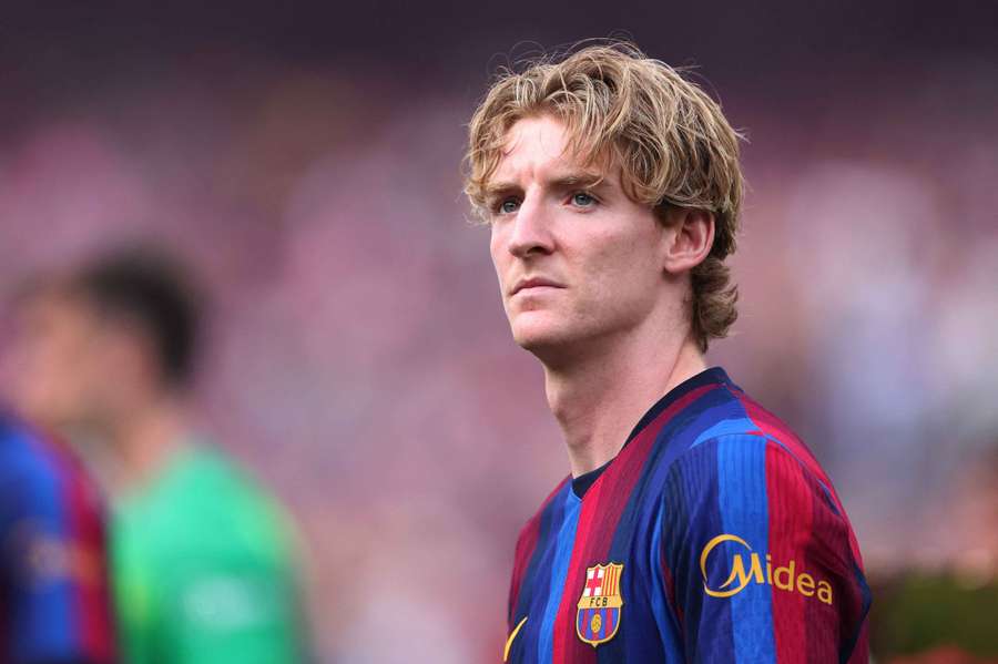 Anthony Gordon smashes La Liga record on Barcelona debut as he picks up 2 assists Anthony Gordon smashes La Liga record on Barcelona debut as he picks up 2 assists