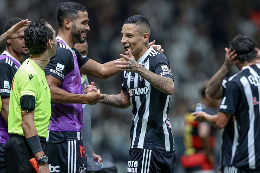 Arana comemora gol que determinou a vitória por 2 a 0 sobre o Sport