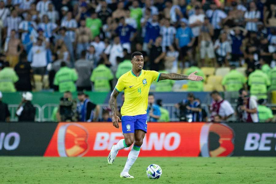 Gabriel Magalhaes in action for Brazil