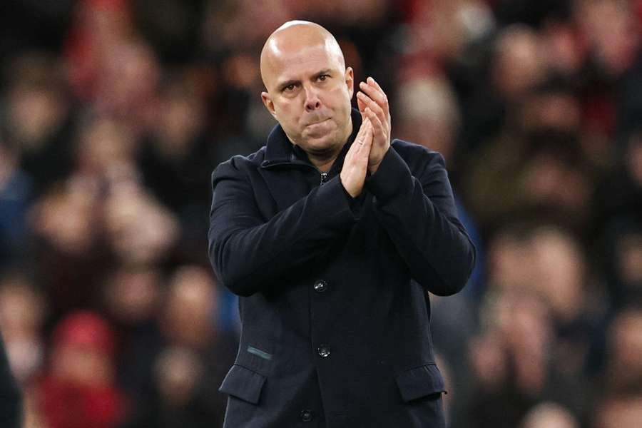 Slot applauds the Liverpool fans