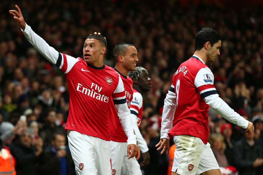 Oxlade-Chamberlain trénuje s mladíky Arsenalu. Oxlade-Chamberlain trénuje s mladíky Arsenalu.