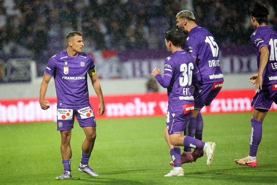Austria feiert das erste Tor.
