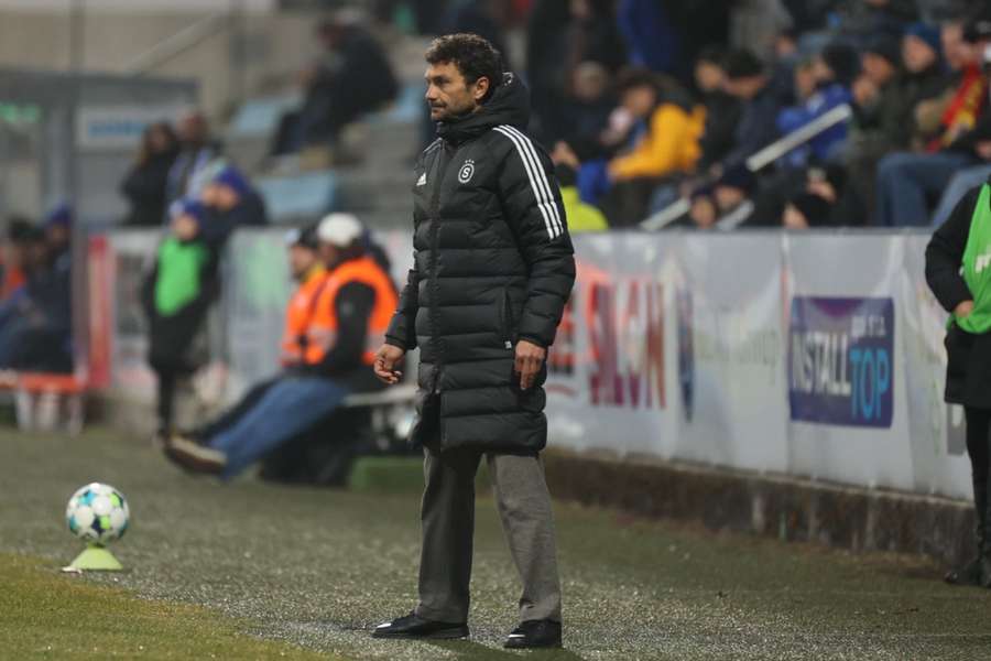 Trenér sparťanské rezervy Luboš Loučka. Trenér sparťanské rezervy Luboš Loučka.