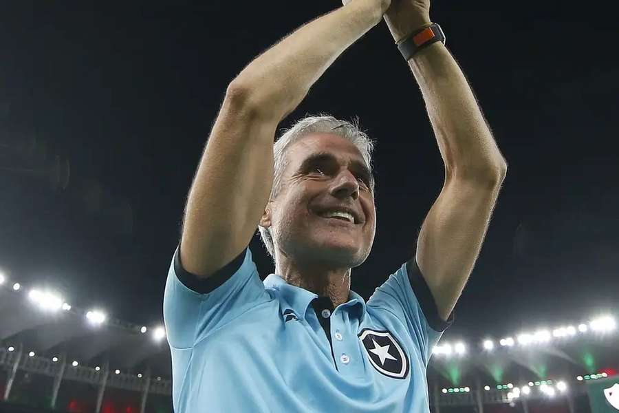 Luís Castro deve despedir-se do Botafogo no final deste mês