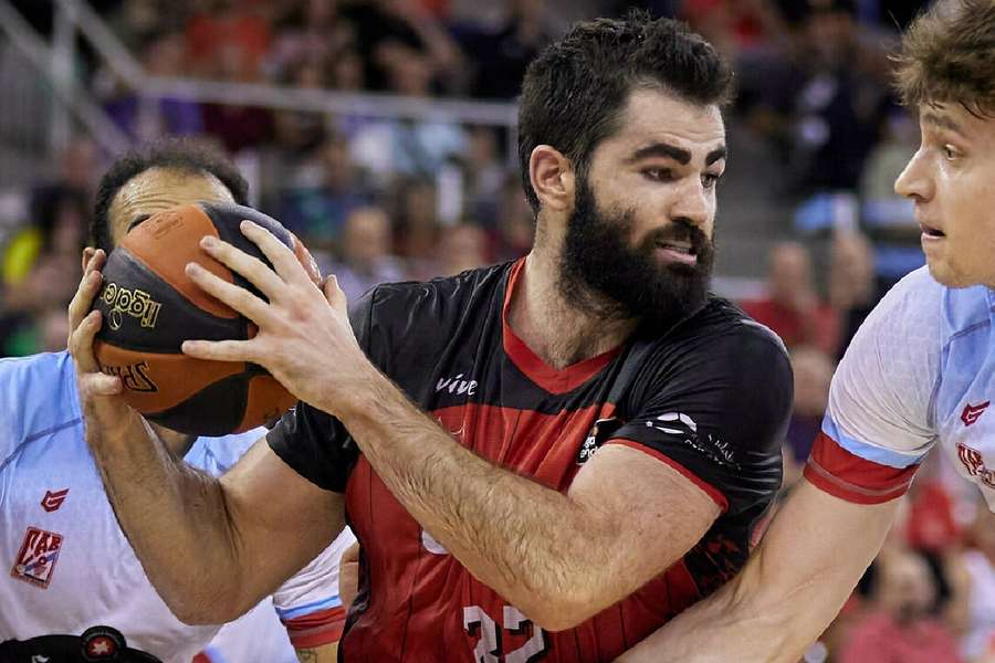 Luke Maye, baja los próximos meses por una rotura parcial del tendón rotuliano