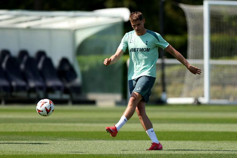 Micky van de Ven, defesa do Tottenham