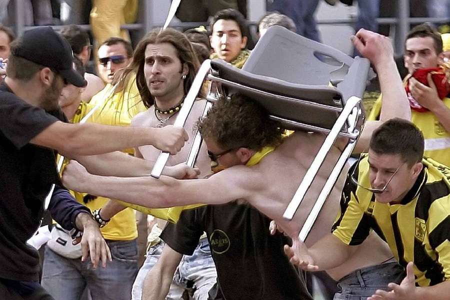 Suporterii lui Olympiakos implicați în incidente cu forțele de ordine