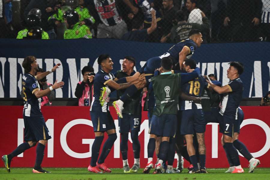 Alianza venció a Gremio en Lima