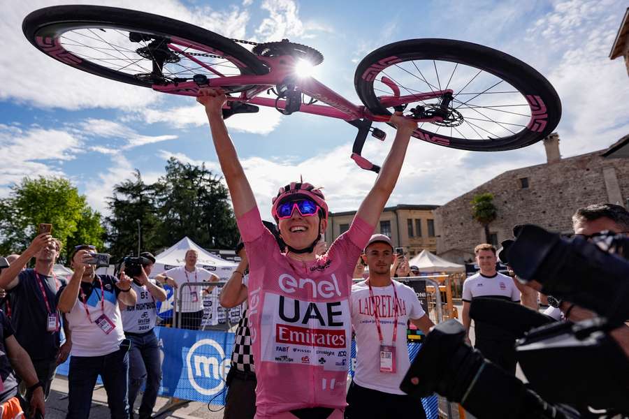 Tadej Pogacar har været urørlig i årets Giro d'Italia.