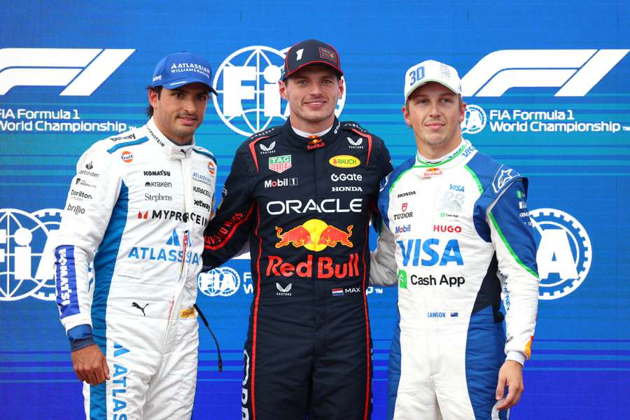 Max Verstappen (M.) holte die Pole vor Sainz (l.) und Lawson (r.)