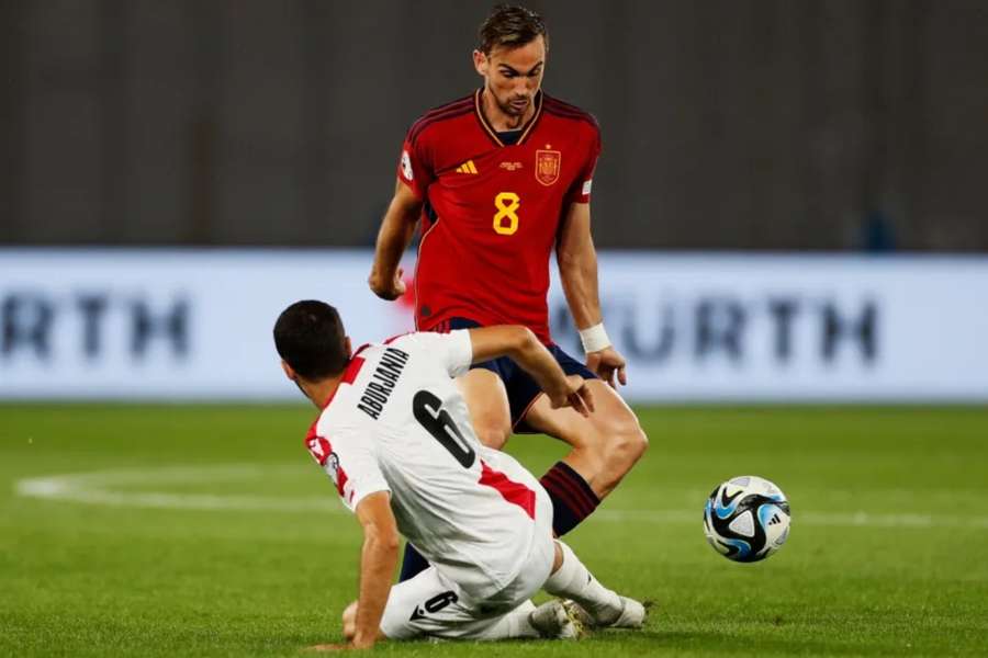 Fabián, ante Aburjania en el Georgia 1-7 España tras el título en la Nations League 2023 Fabián, ante Aburjania en el Georgia 1-7 España tras el título en la Nations League 2023