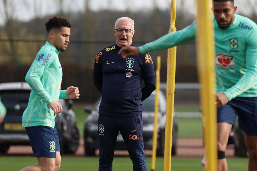 Dorival faz sua estreia como técnico da Canarinho