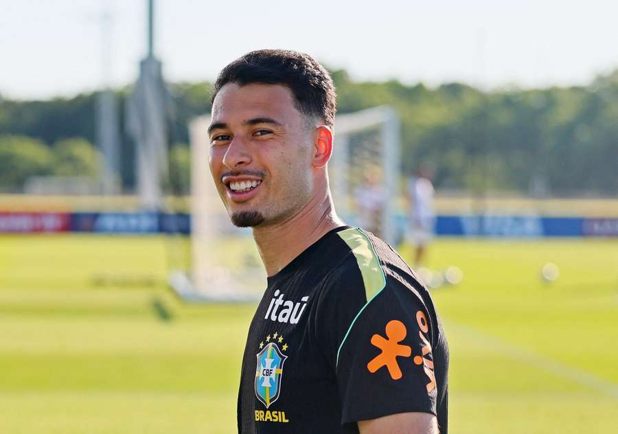 Martinelli é uma das opções de Ancelotti para a ponta direita da Seleção Martinelli é uma das opções de Ancelotti para a ponta direita da Seleção