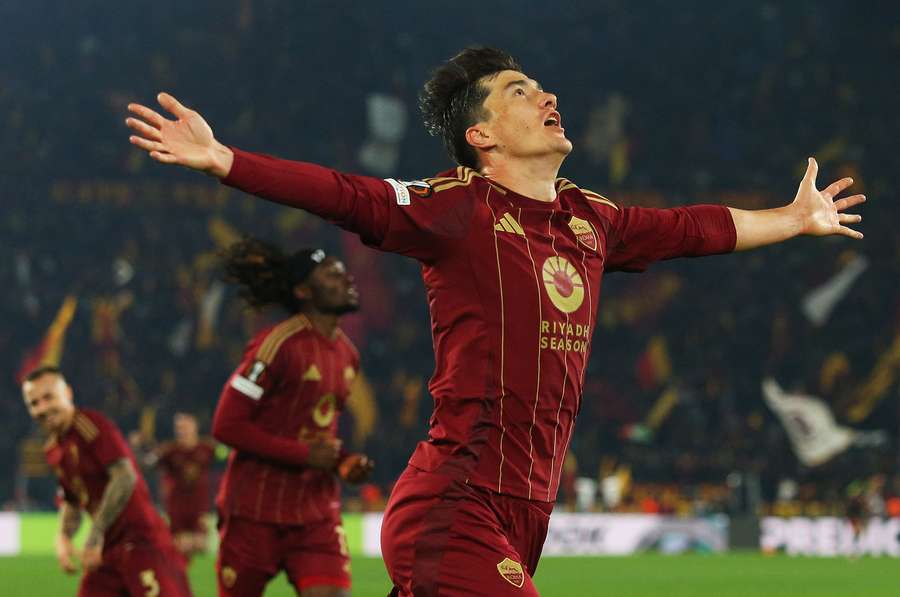 Die Roma bejubelt einen Last Minute-Hinspielsieg gegen Bilbao. Die Roma bejubelt einen Last Minute-Hinspielsieg gegen Bilbao.