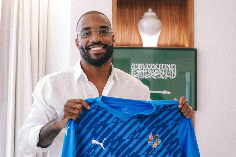 Lacazette si našiel nové pôsobisko.