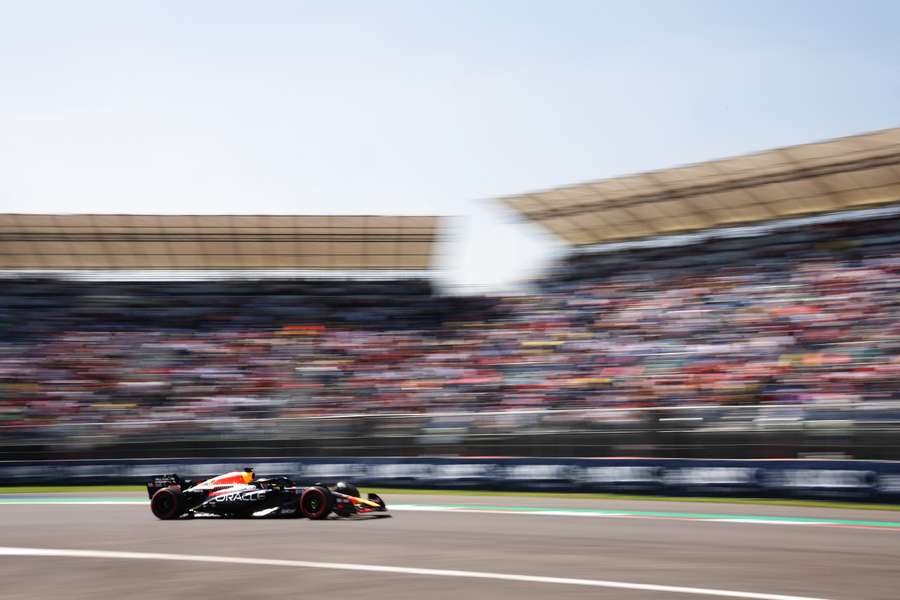 Max Verstappen é o mais rápido nos primeiros treinos no México