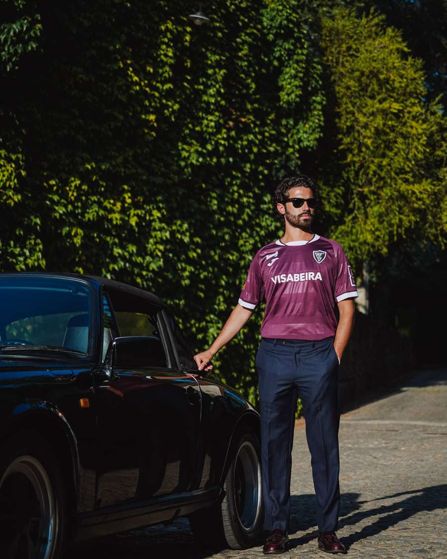 Terceira camisola é inspirada no vinho do Dão