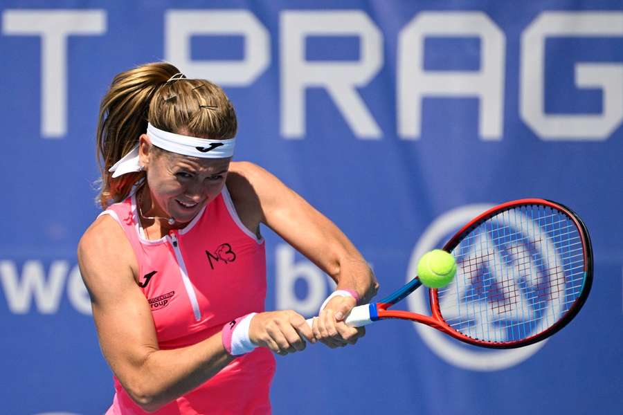 Marie Bouzková první zápas po úspěšném Wimbledonu zvládla.