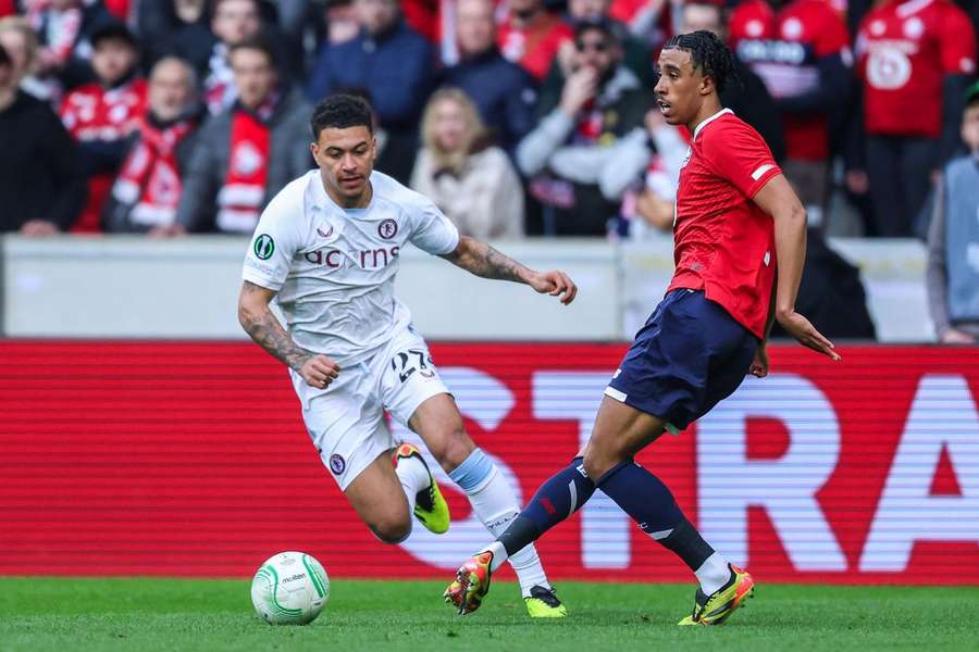 Leny Yoro deja el Lille, pero seguirá jugando de rojo en Mánchester