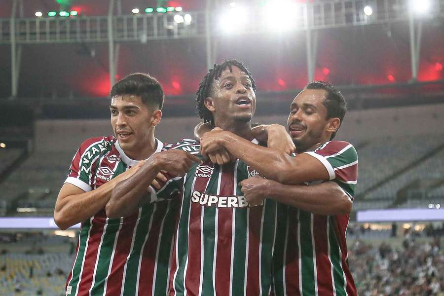 Keno comemora o gol que definiu a vitória do Fluminense