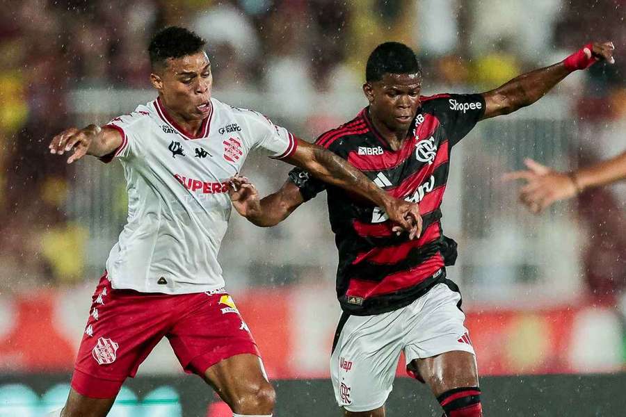 Flamengo disputa Estadual com time sub-20