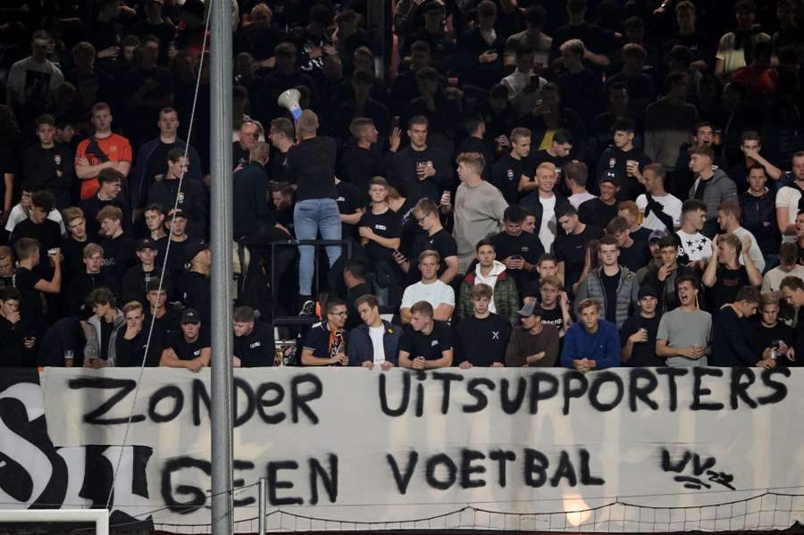 Ook de FC Volendam-supporters hadden geen begrip voor het besluit van de lokale driehoek