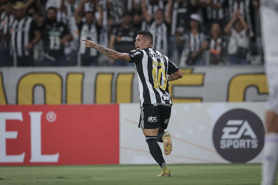 Paulinho anotou três dos quatro gols do Galo contra o Millonarios