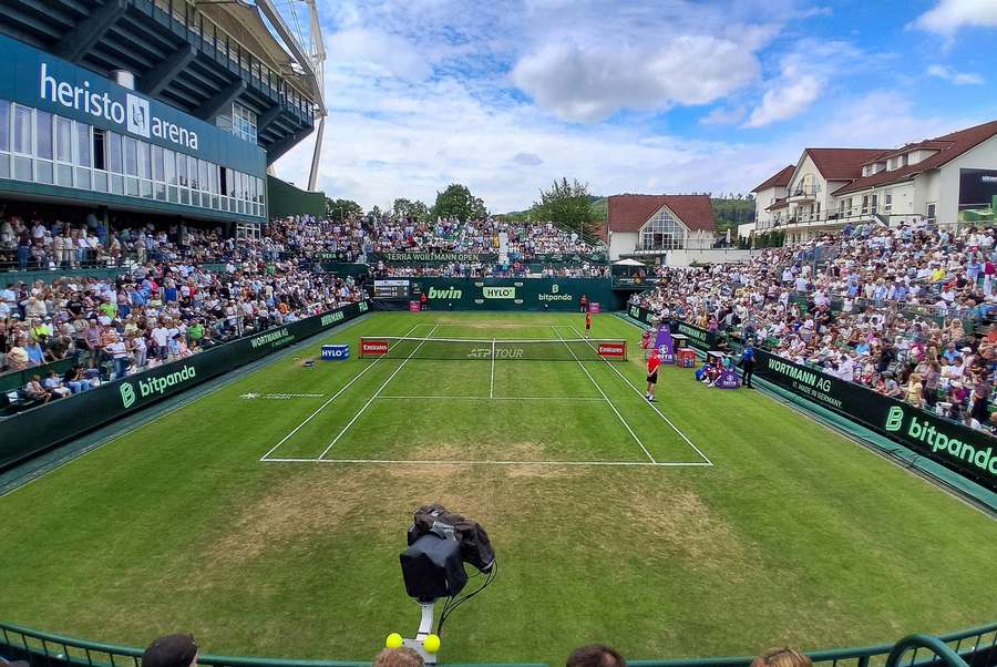 Tenis Flash: Trwają przygotowania do Wimbledonu. Kolejny dzień w Queen's, Halle i Berlinie Tenis Flash: Trwają przygotowania do Wimbledonu. Kolejny dzień w Queen's, Halle i Berlinie