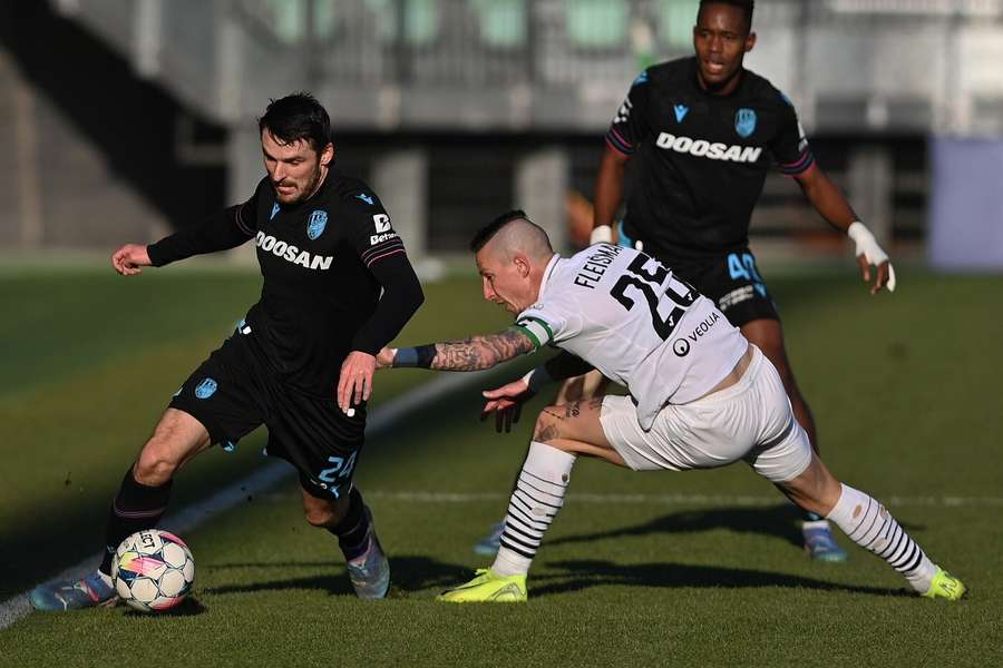 Plzeň porazila Karvinou 2:1.