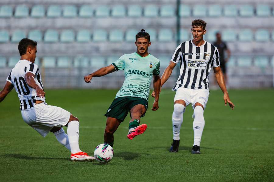 Portimonense e Farense empatam sem golos em Portimão