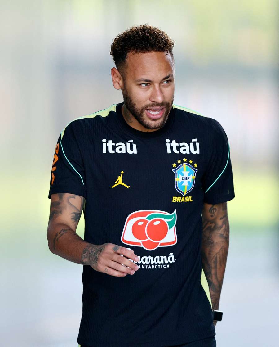 Neymar podría ser opción ante Escocia Neymar podría ser opción ante Escocia