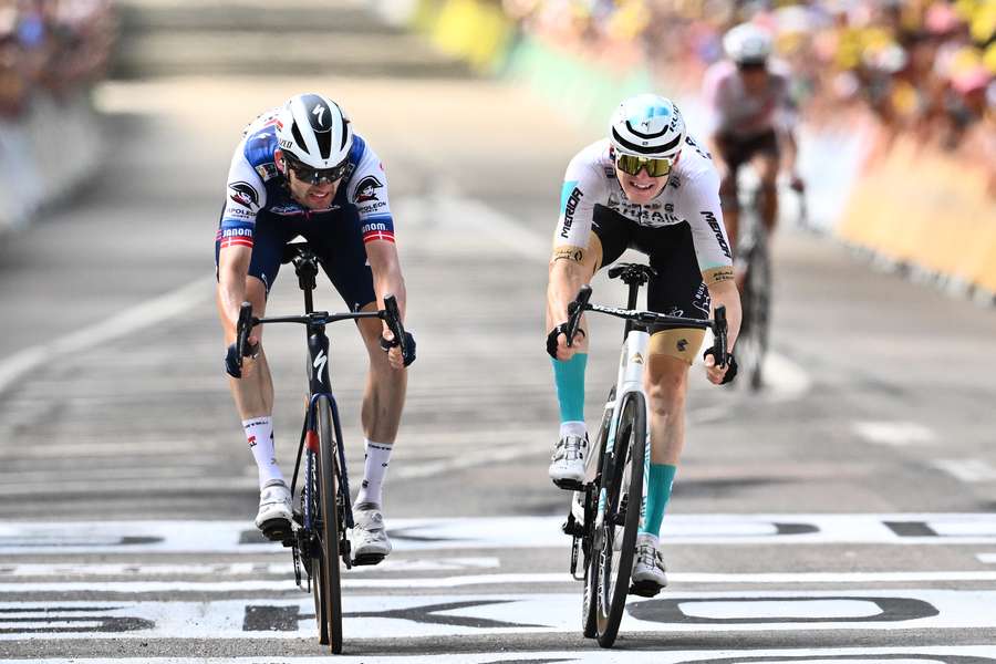 Tour de France, nello sprint di Poligny Mohoric trionfa al fotofinish