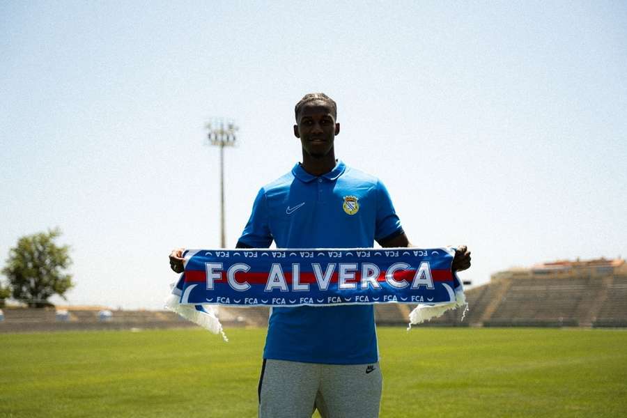 Chiquinho assinou pelo Alverca