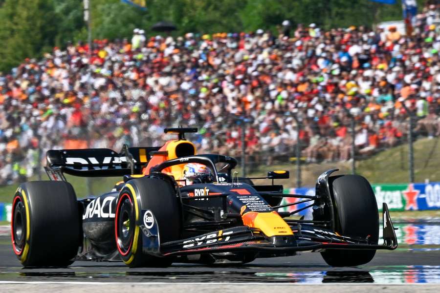 Verstappen znovu potvrdil, že v aktuálnej sezóne nemá konkurenciu. 