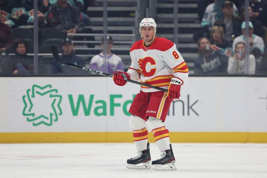 Barrie sa naposledy predstavil vo farbách Calgary.
